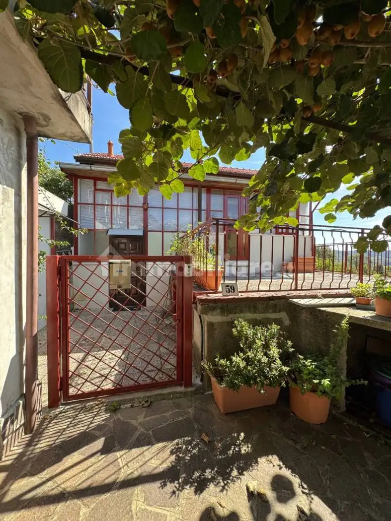 Casa indipendente in affitto a Varese