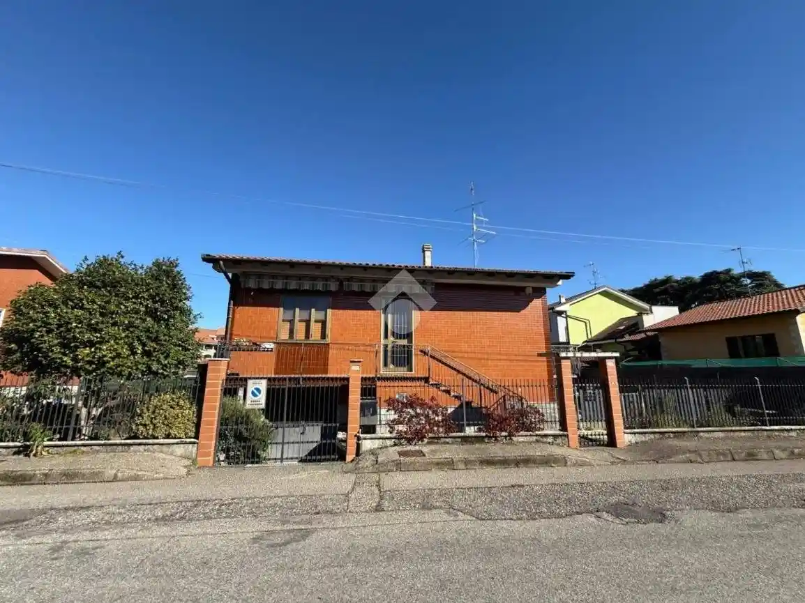 Casa indipendente in vendita a Trecate
