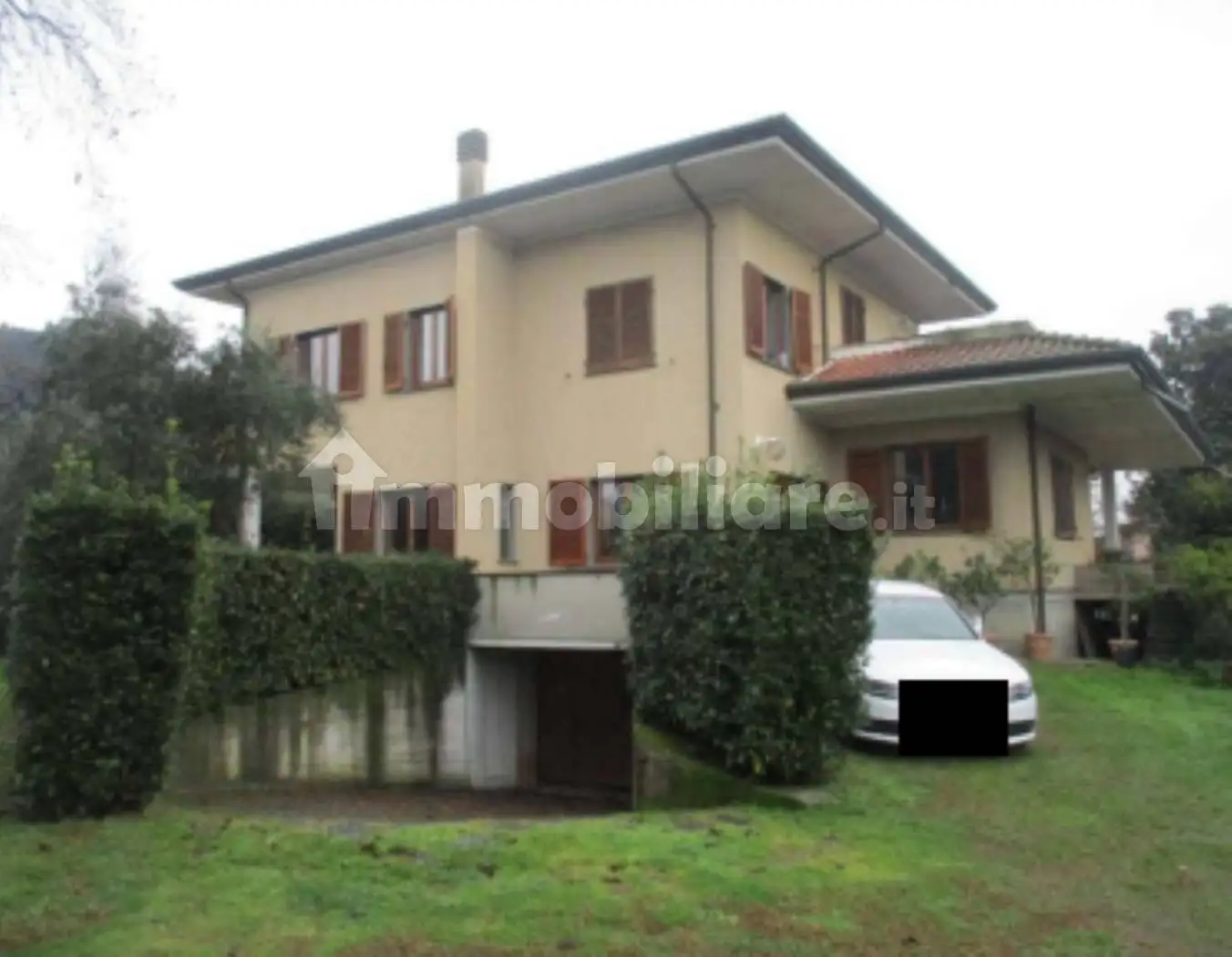 Appartamento in asta a Montignoso