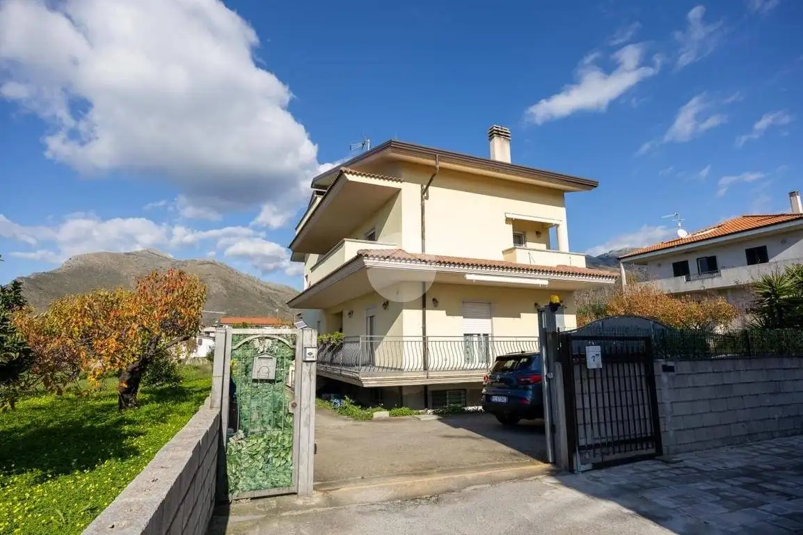 Villa in vendita a Tortora