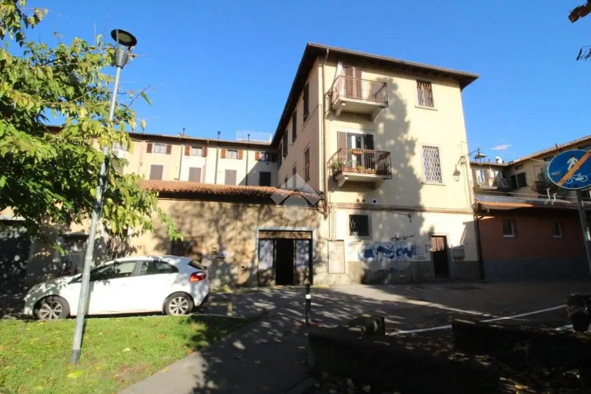 Rustico - Casale in vendita a Bergamo