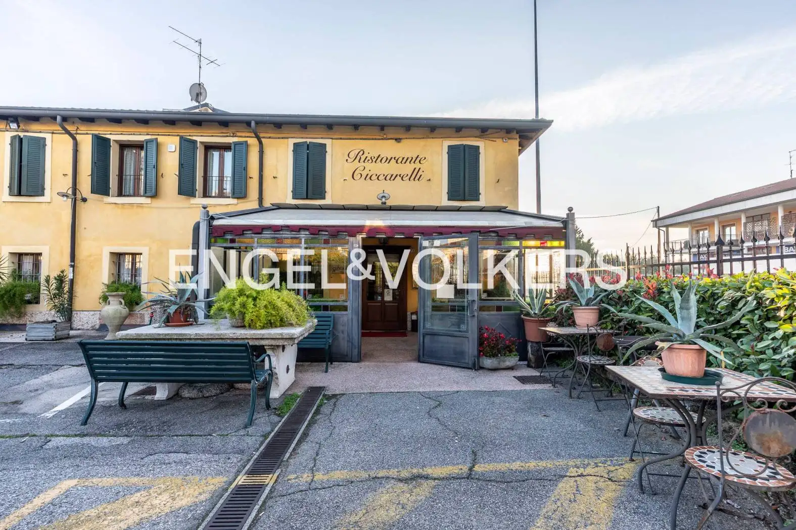 Rustico - Casale in vendita a Verona