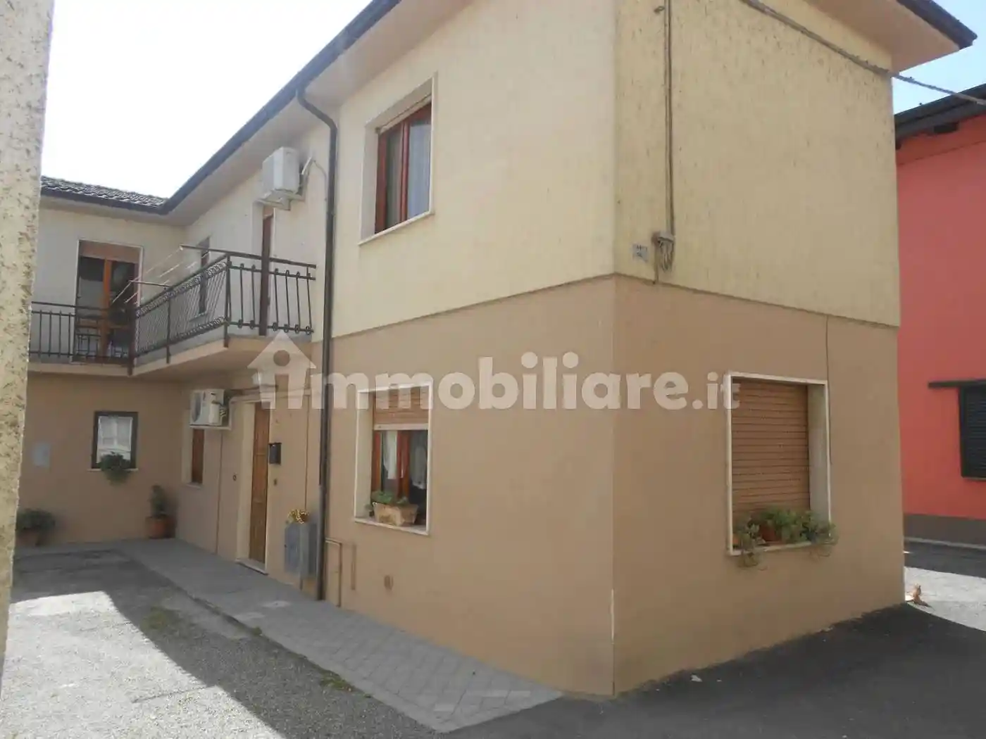 Villa in vendita a Alta Val Tidone