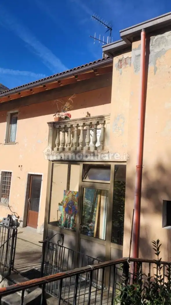 Villa unifamiliare via Duca d'Aosta, Centro, Verrès - foto 5