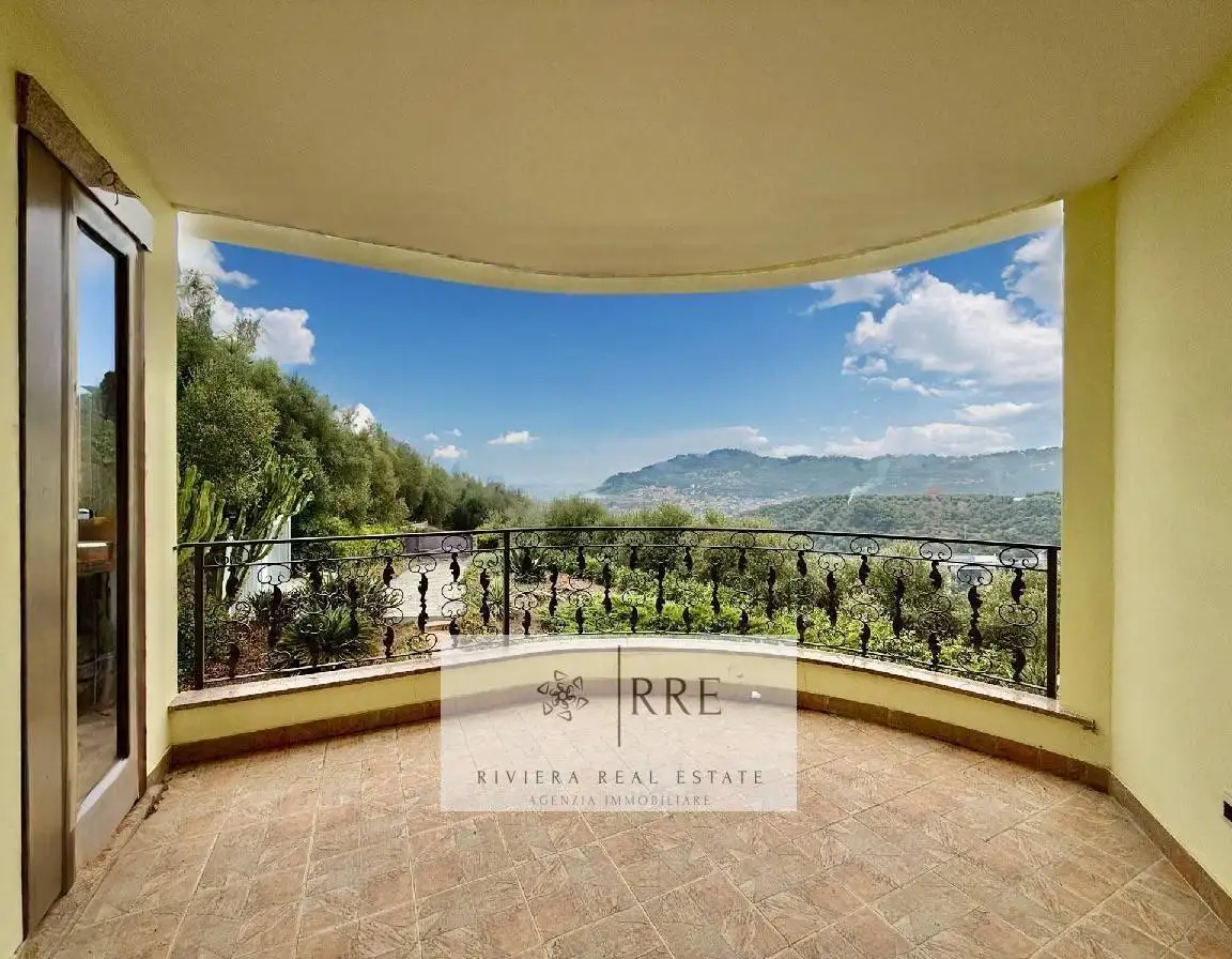 Villa in vendita a Diano Castello