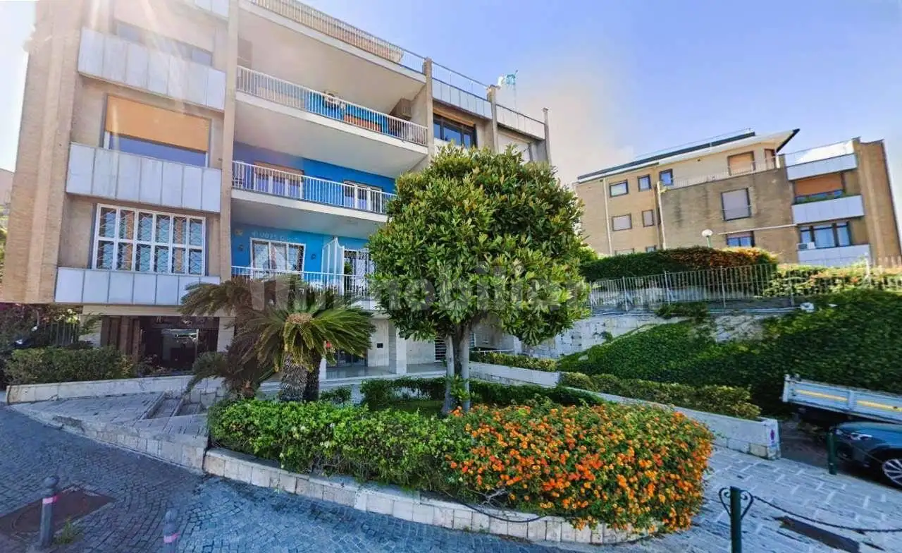 Appartamento in affitto a Napoli