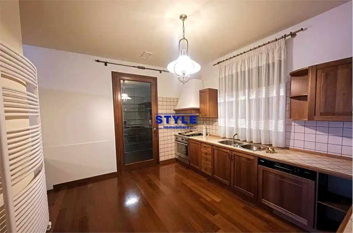 Terratetto unifamiliare 180 m², buono stato, Centro, Camponogara - foto 3