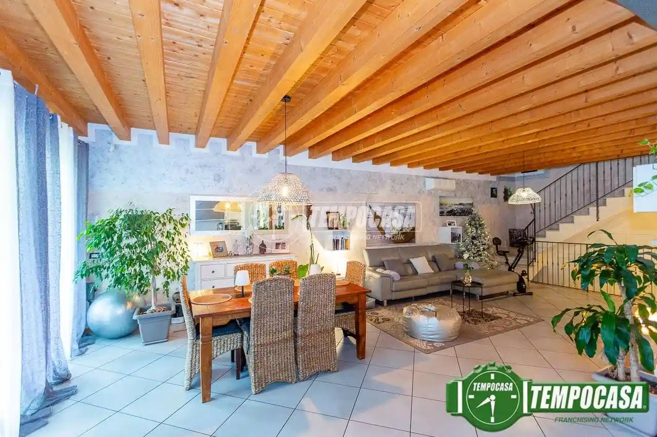 Casa indipendente in vendita a Bussolengo