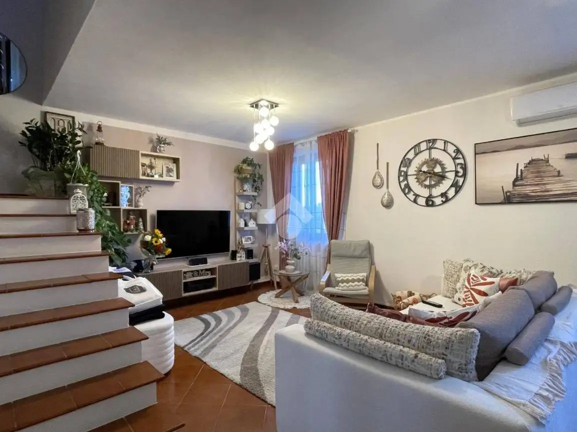 Terratetto plurifamiliare via Foscolo 24, Centro, Canneto sull'Oglio - foto 3