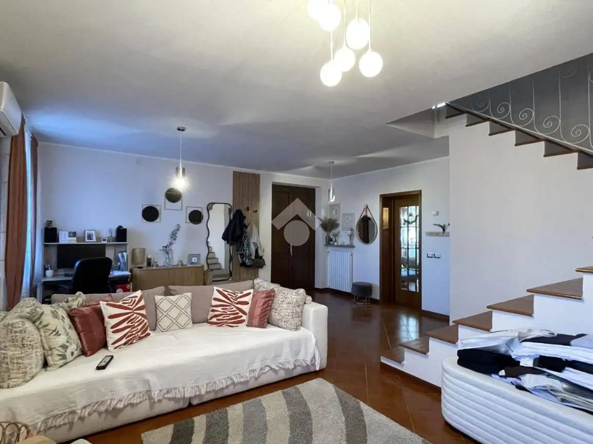 Terratetto plurifamiliare via Foscolo 24, Centro, Canneto sull'Oglio - foto 4