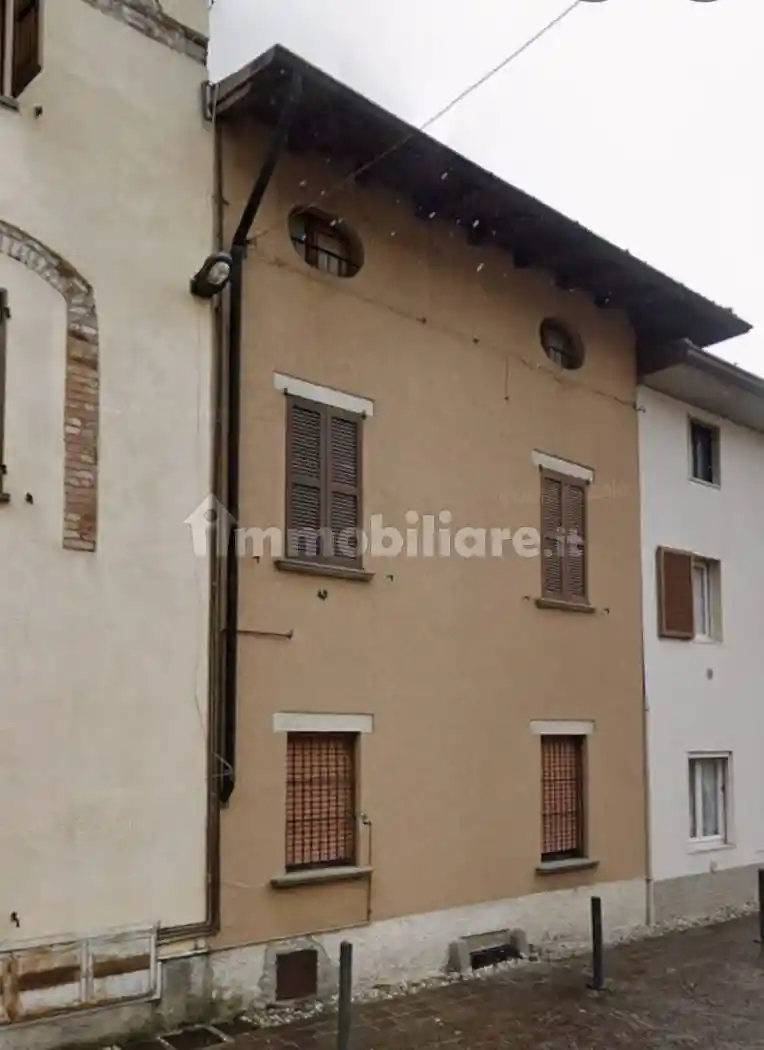 Appartamento in affitto a Madone