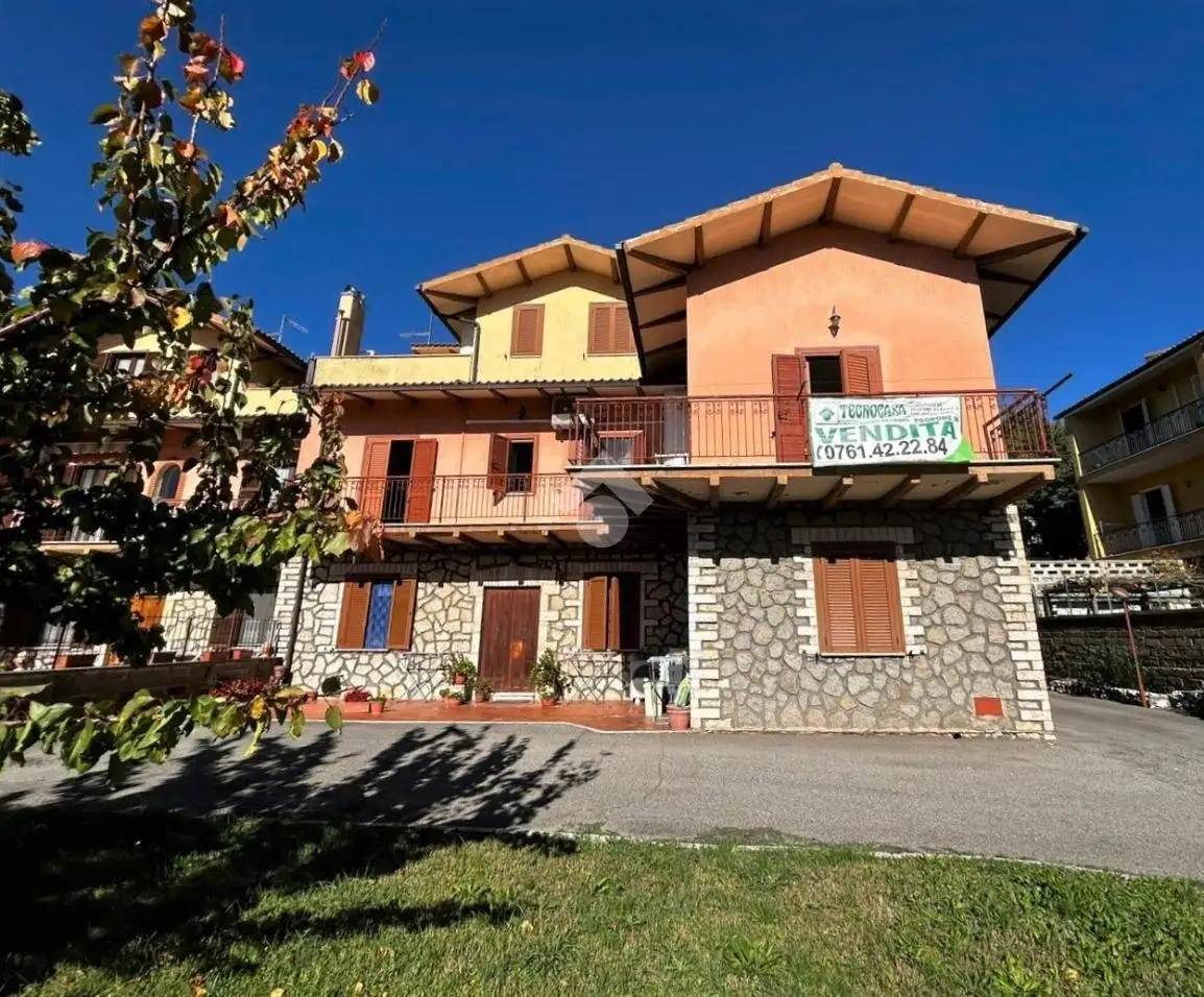 Villetta a schiera in vendita a Farnese