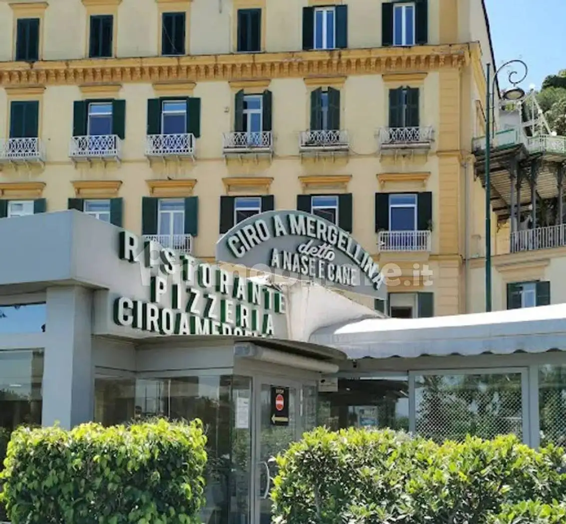 Appartamento in affitto a Napoli