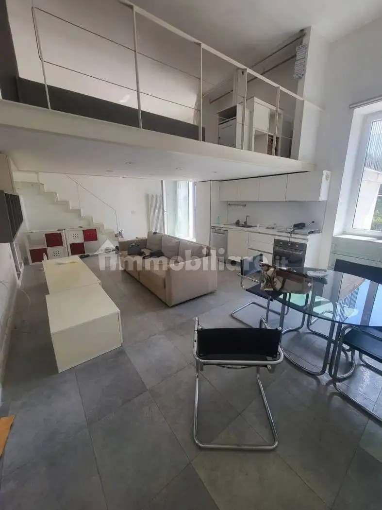 Appartamento in vendita a Napoli