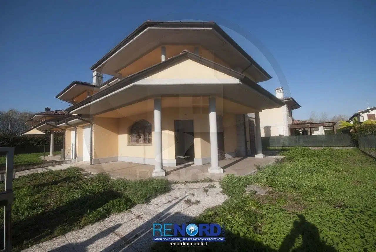 Villa in vendita a Roncaro