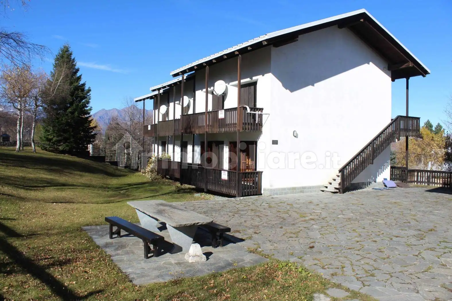 Palazzo - Edificio in vendita a Bagnolo Piemonte