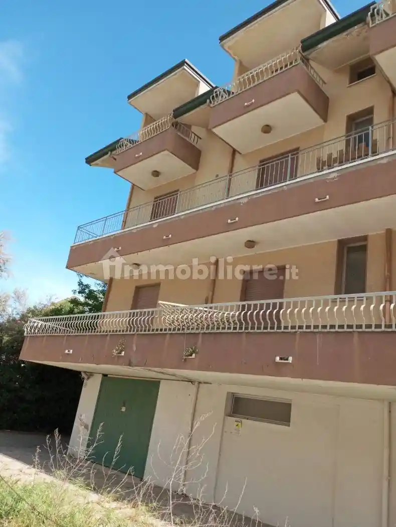 Palazzo - Edificio in vendita a Bellaria-Igea Marina