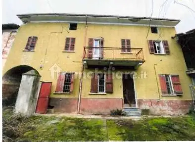 Casa indipendente in asta a Rosignano Monferrato