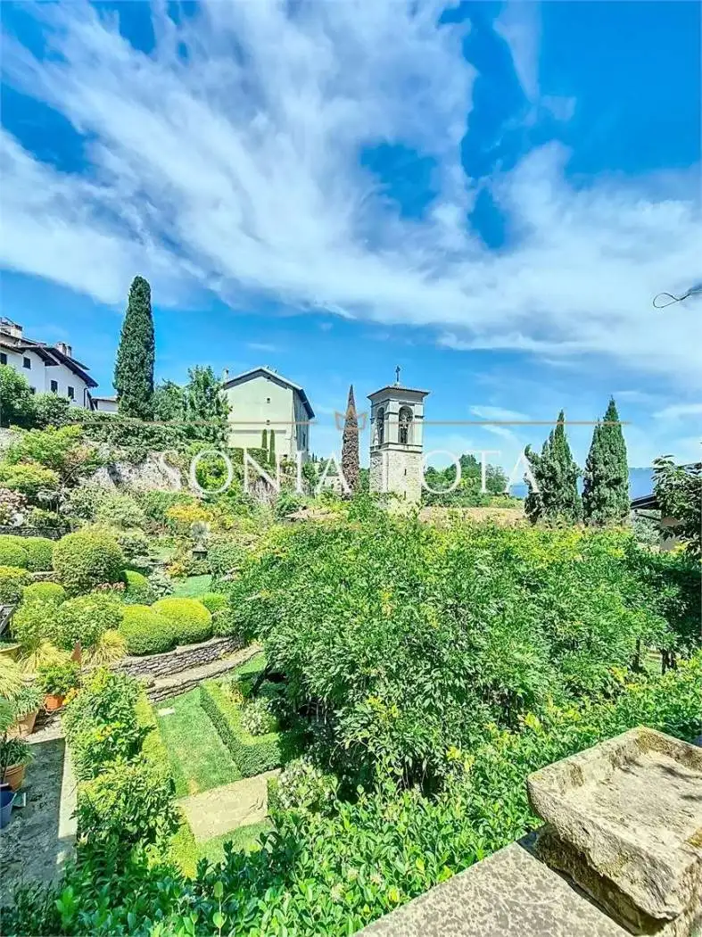 Appartamento in vendita a Bergamo