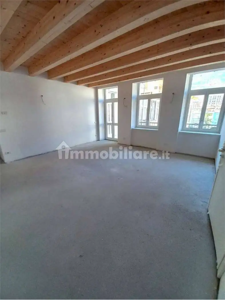 Appartamento in vendita a Rovereto