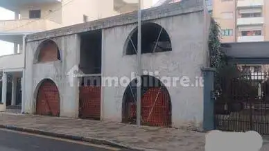 Palazzo - Edificio in vendita a Prato