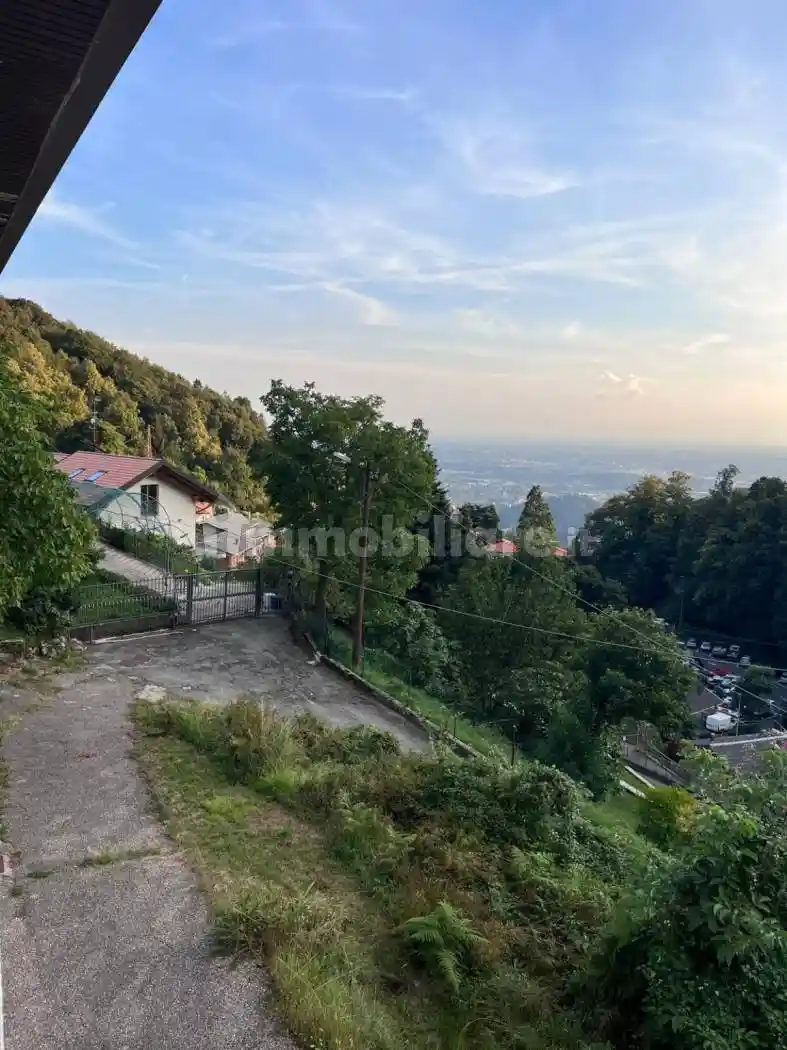 Villa in affitto a Brunate