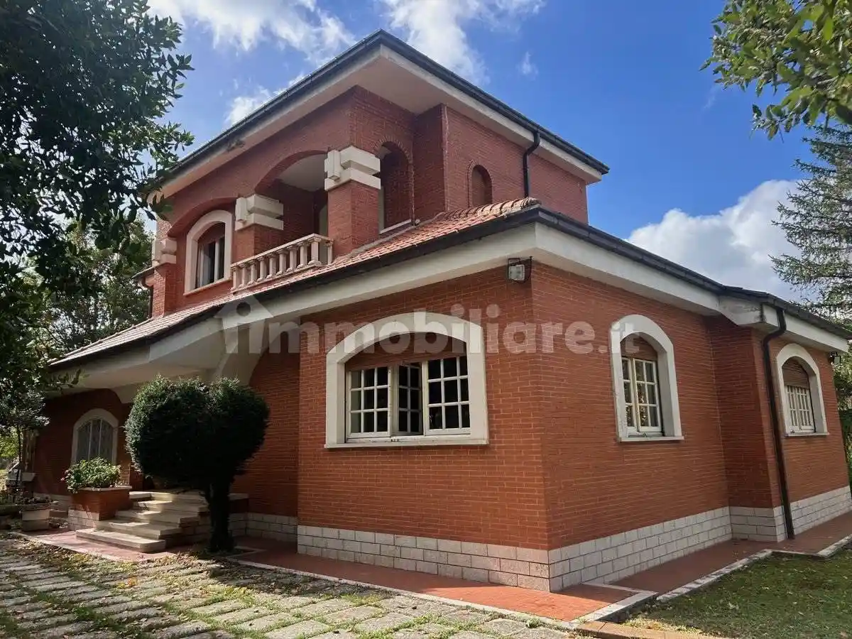 Villa in vendita a Gualdo Tadino