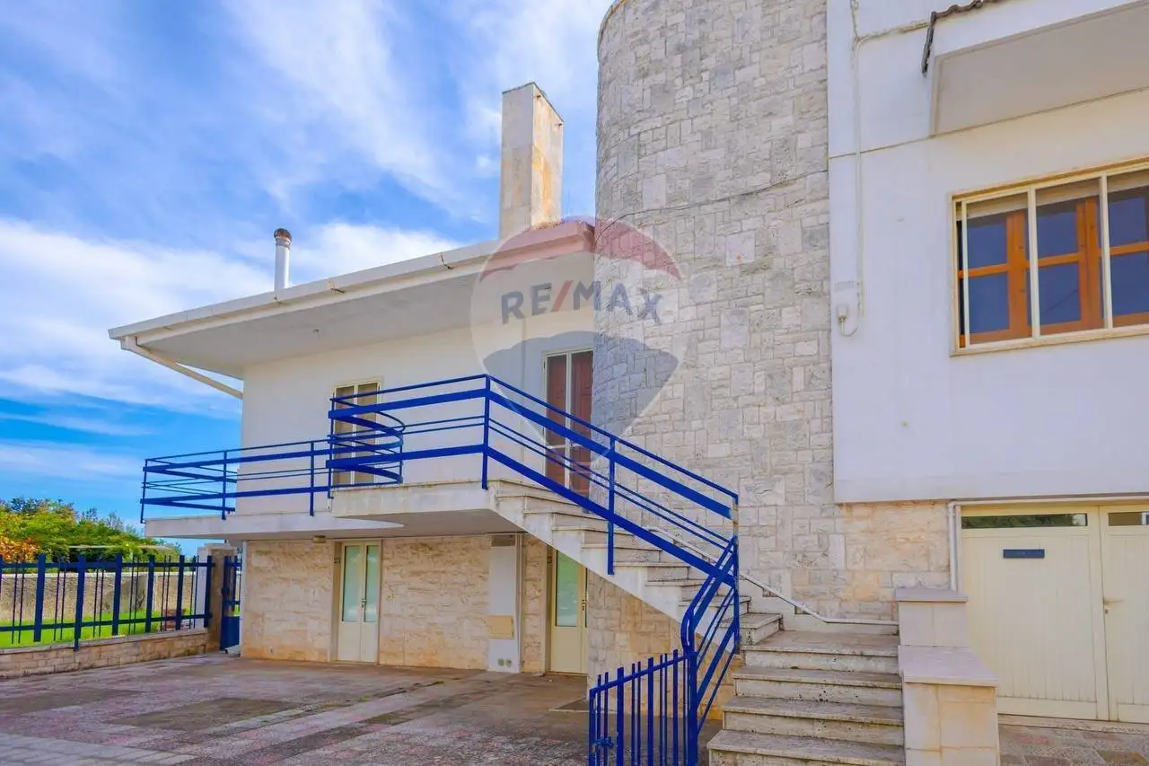 Villa unifamiliare via Alcide De Gasperi 21, Centro, Alberobello - foto 2