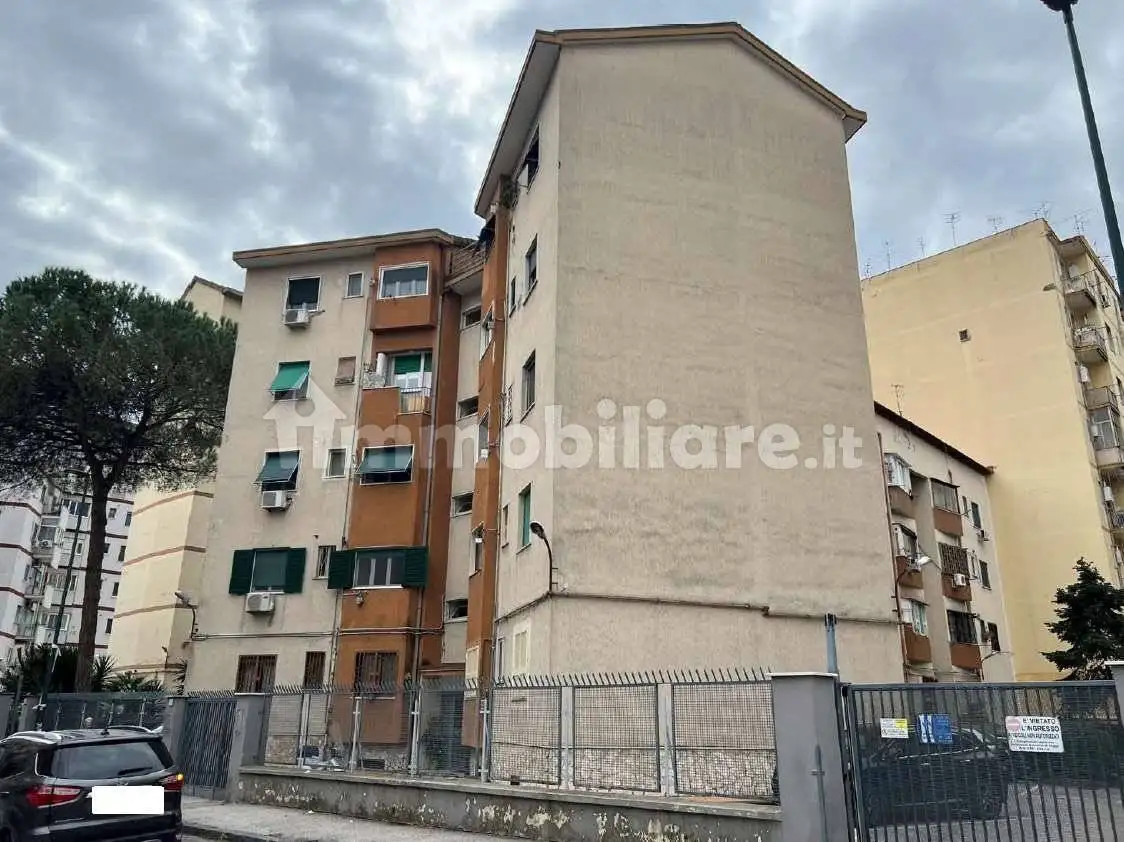 Appartamento in vendita a Napoli