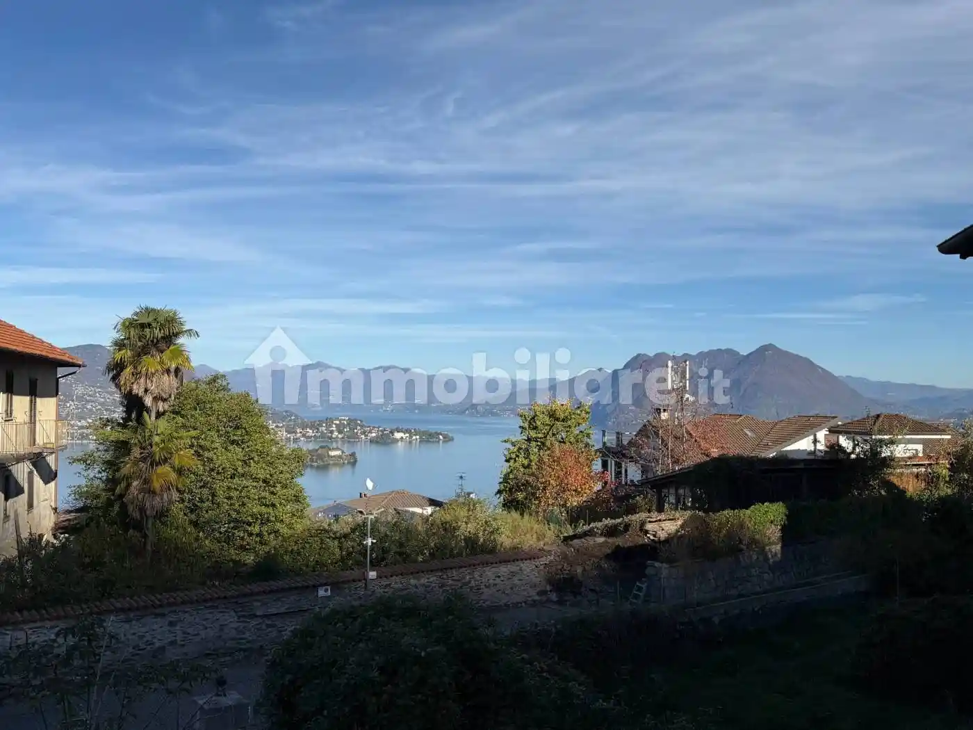 Casa indipendente in affitto a Stresa