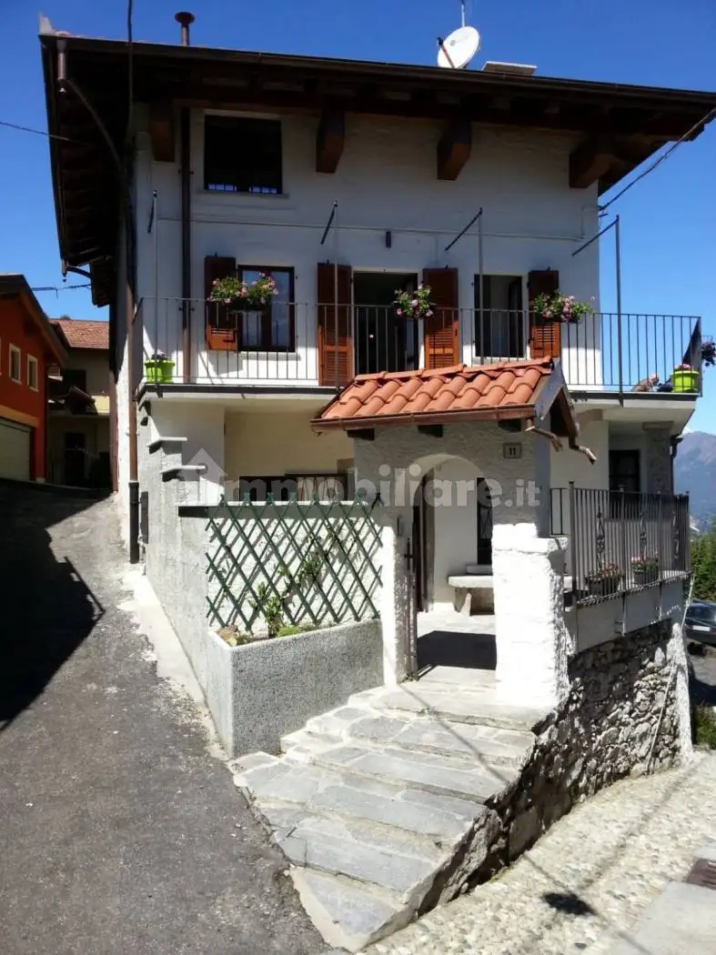 Casa indipendente in affitto a Stresa