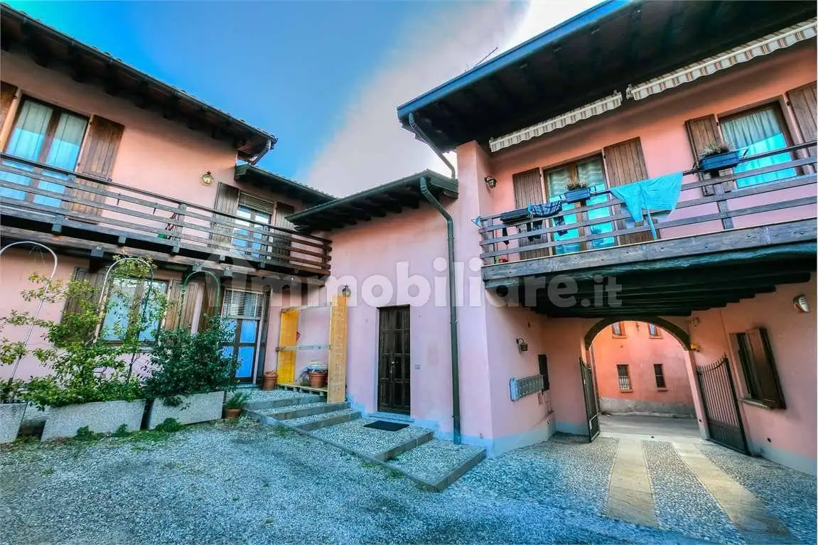 Appartamento in vendita a Lipomo