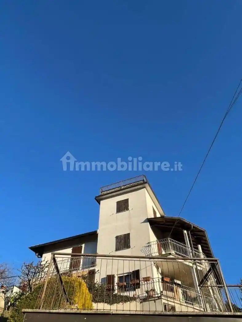 Trilocale via San  Francesco D'Assisi n 10, Cunardo - foto 2