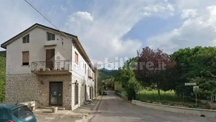 Palazzo - Edificio in vendita a Frontone