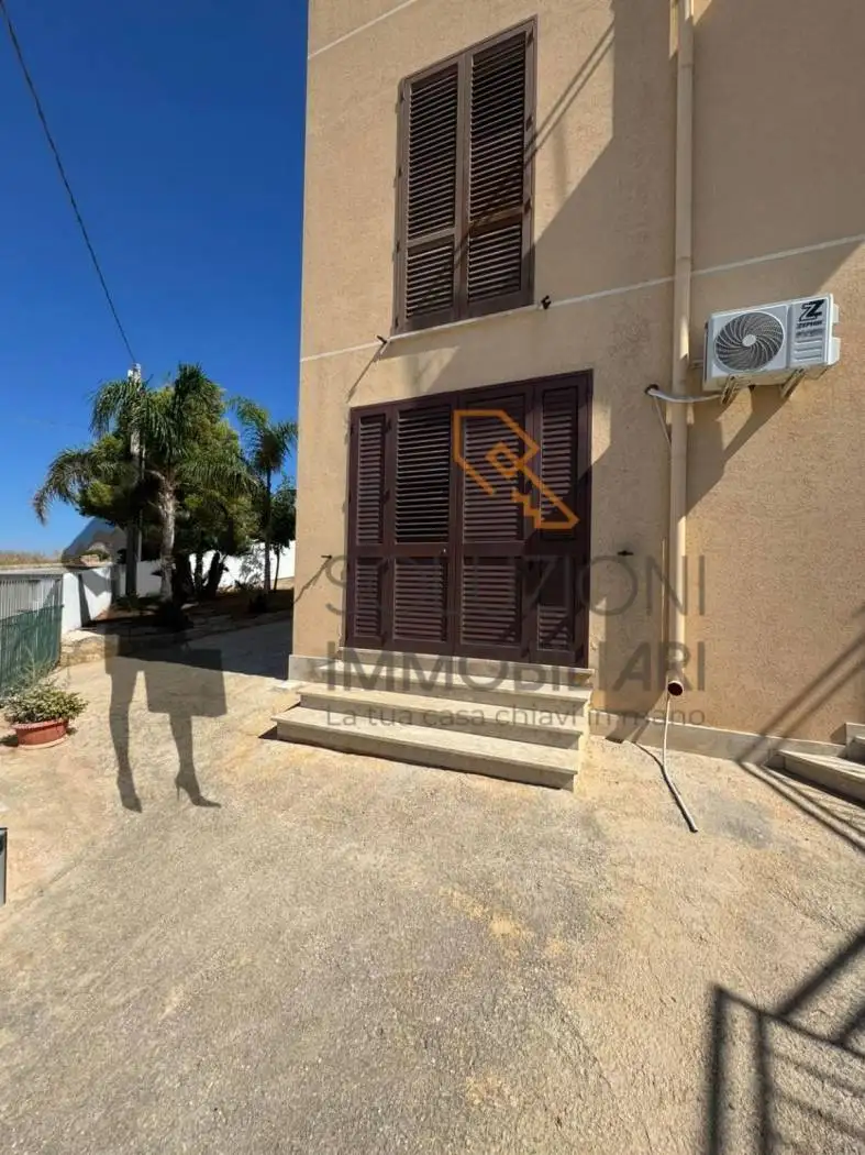 Quadrilocale via Francesco Petrarca 39, Centro, Custonaci - foto 2