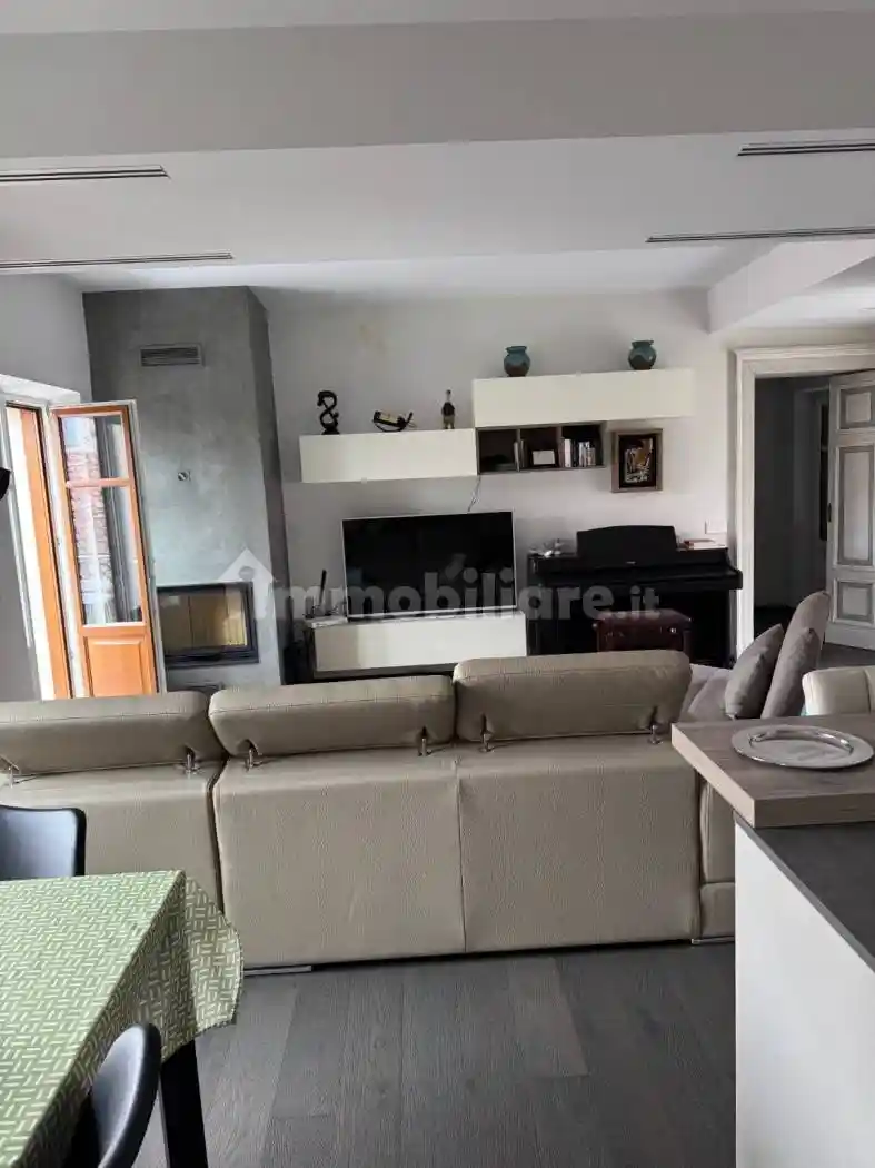 Attico via Alessandro Manzoni 10, Centro, Alba - foto 2