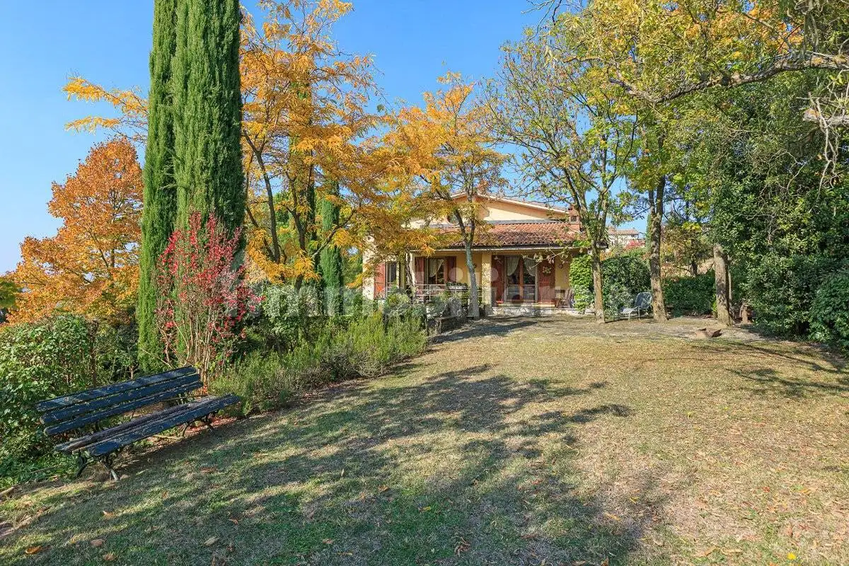 Villa in vendita a Santa Maria della Versa