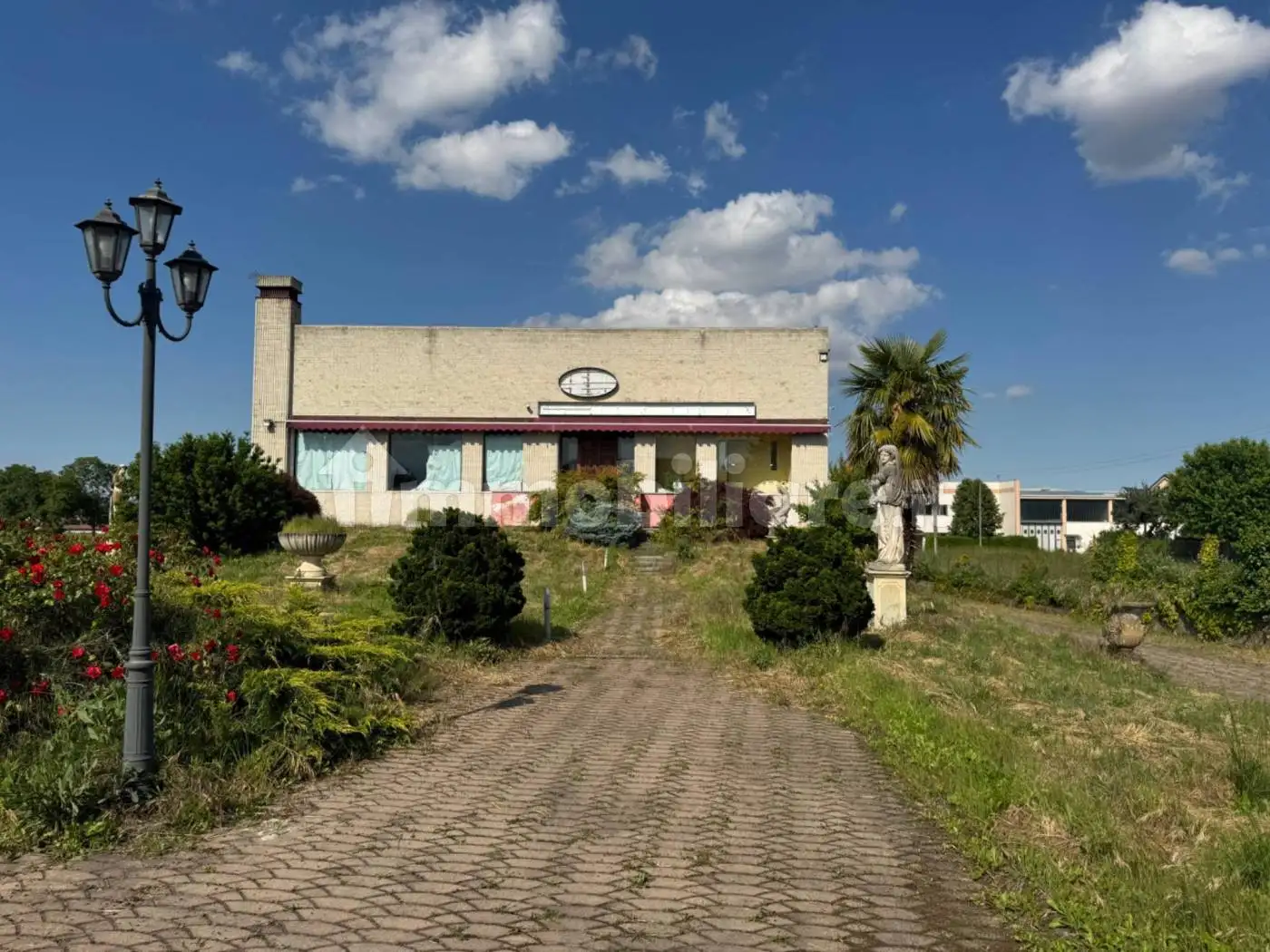 Palazzo - Edificio in vendita a Busca