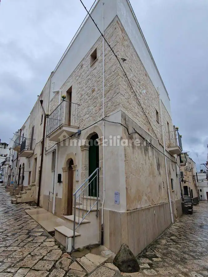 Terratetto unifamiliare via IV Bottega Di Nisco, 30, Ceglie Messapica - foto 2