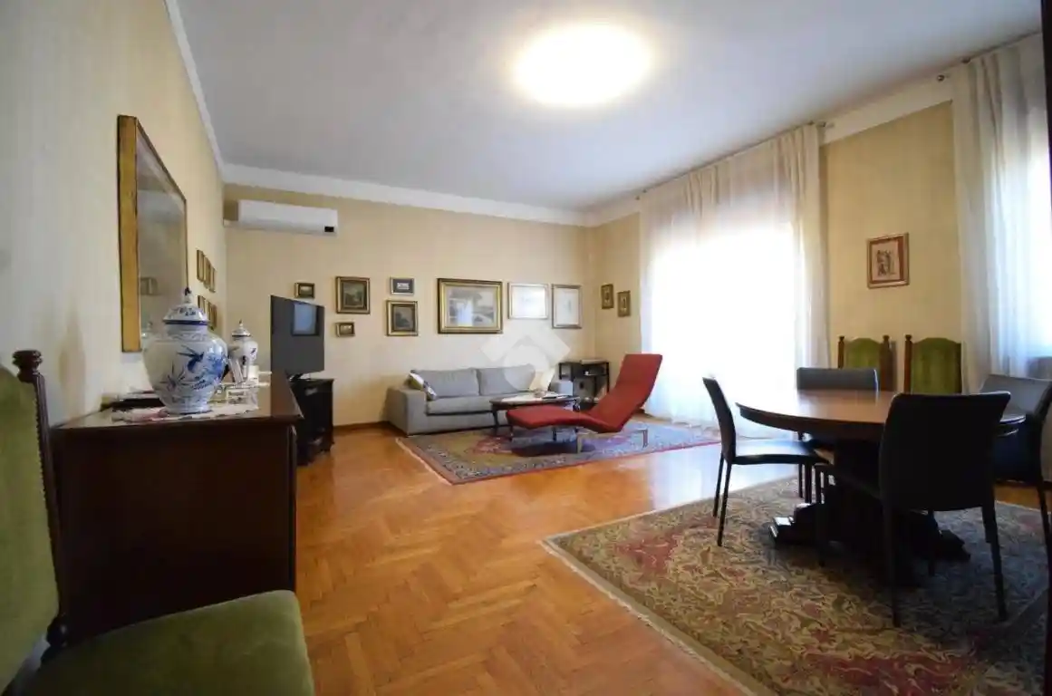 Appartamento in vendita a Monza