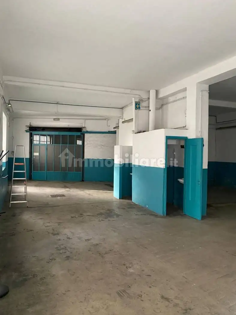 Palazzo - Edificio in Affitto - foto 4