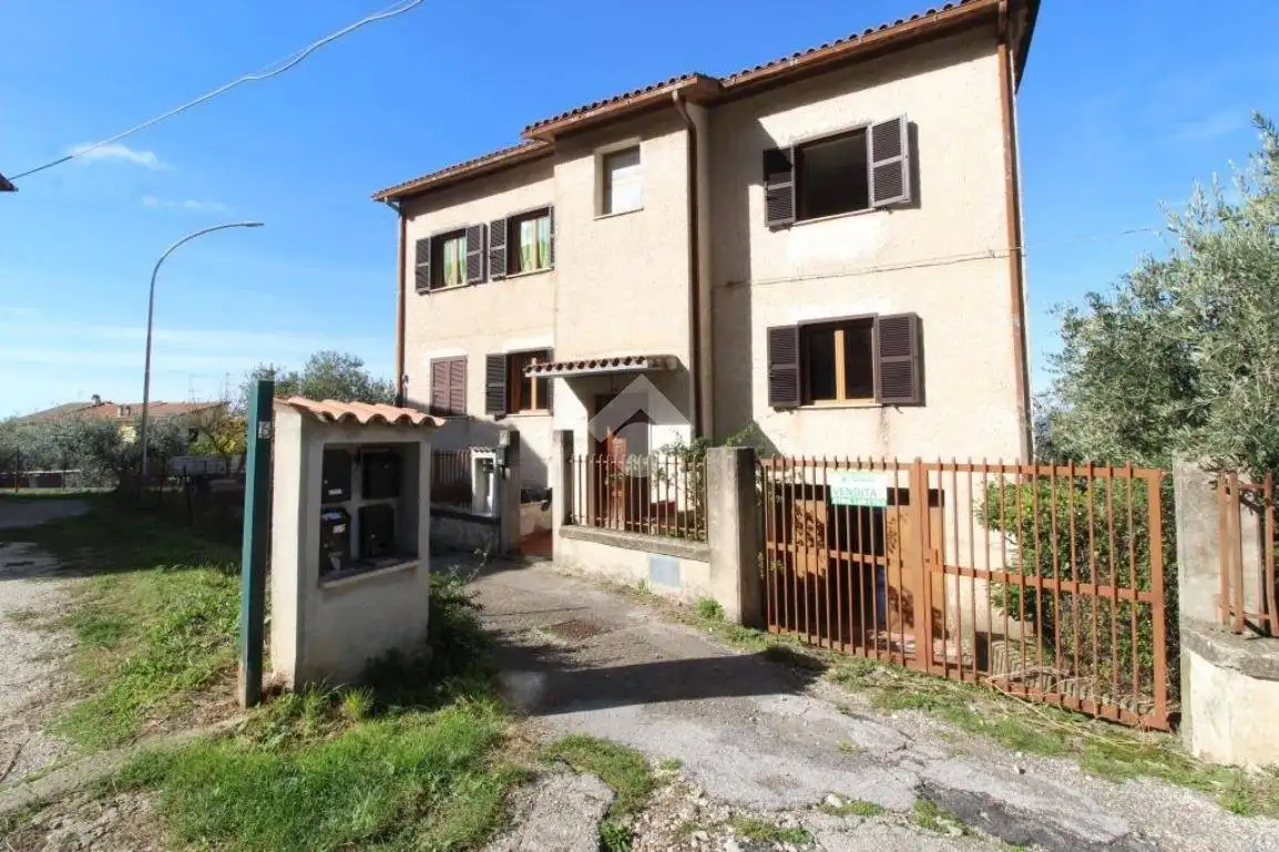 Appartamento in vendita a Scandriglia