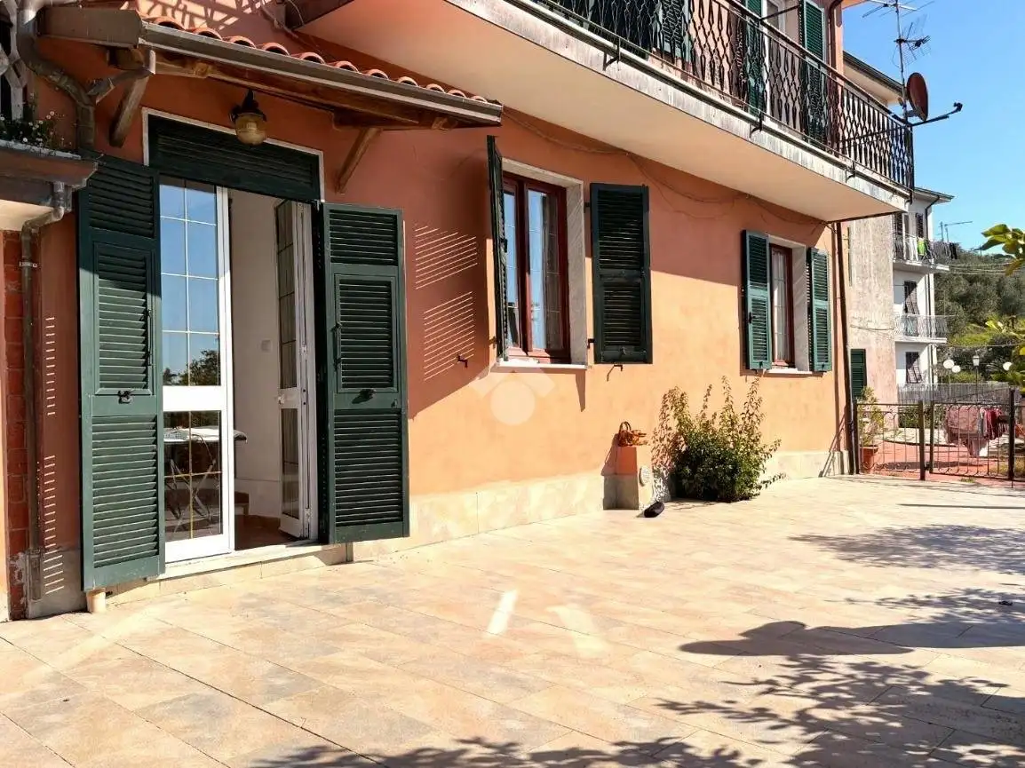 Appartamento in vendita a Vezzano Ligure