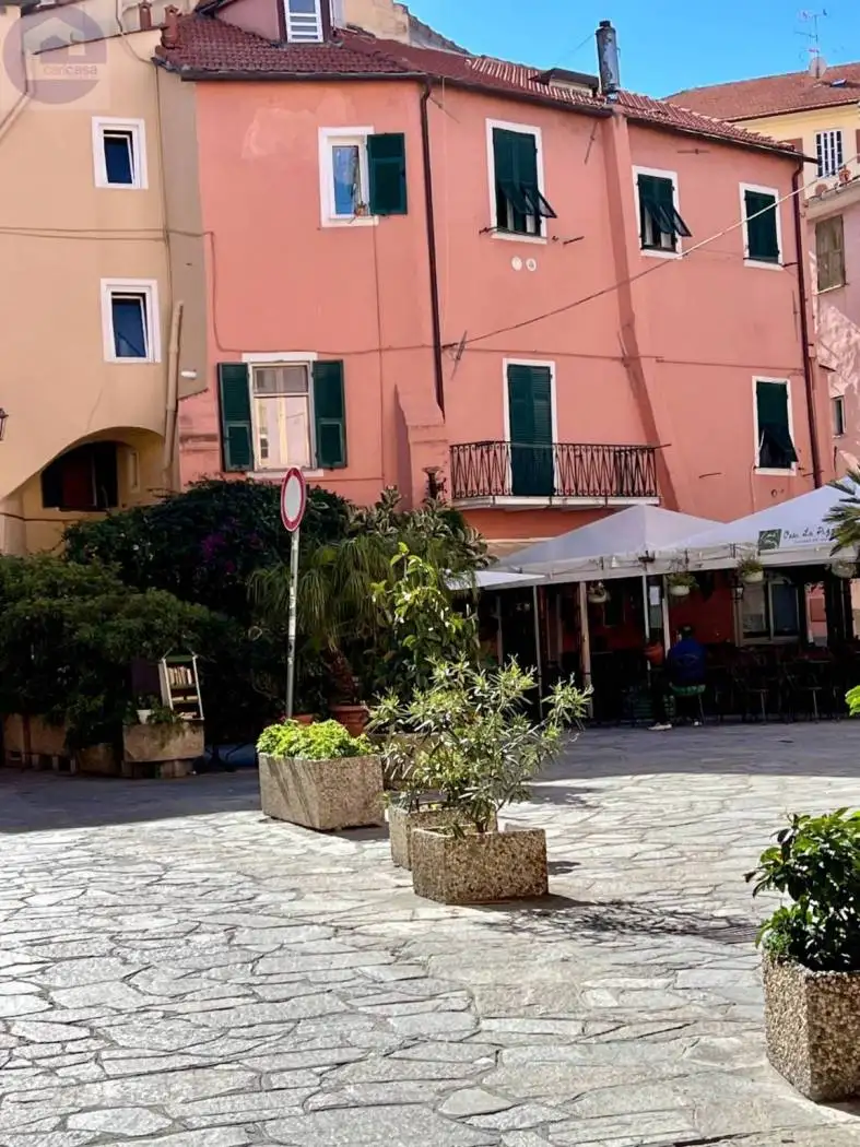 Appartamento in affitto a Imperia