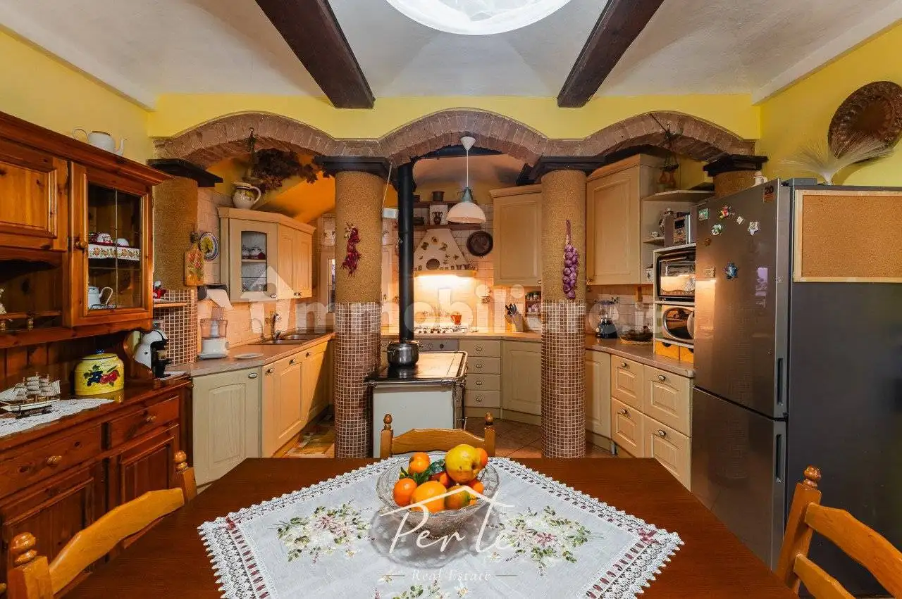 Villa bifamiliare via Valenti 8, Revere, Borgo Mantovano - foto 2