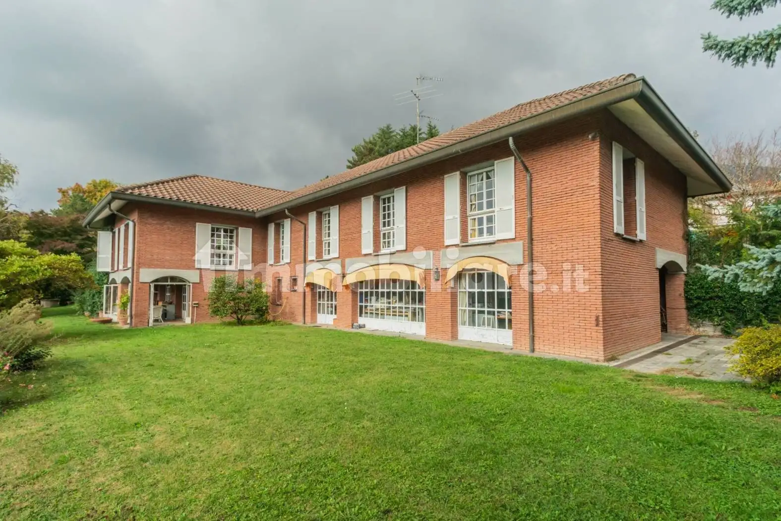 Villa in vendita a Luvinate