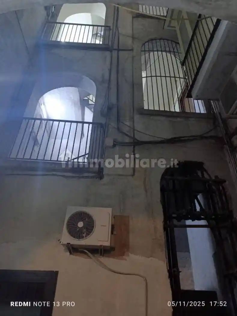 Bilocale Vico I piazza Larga 8, Borgo Orefici, Napoli - foto 2