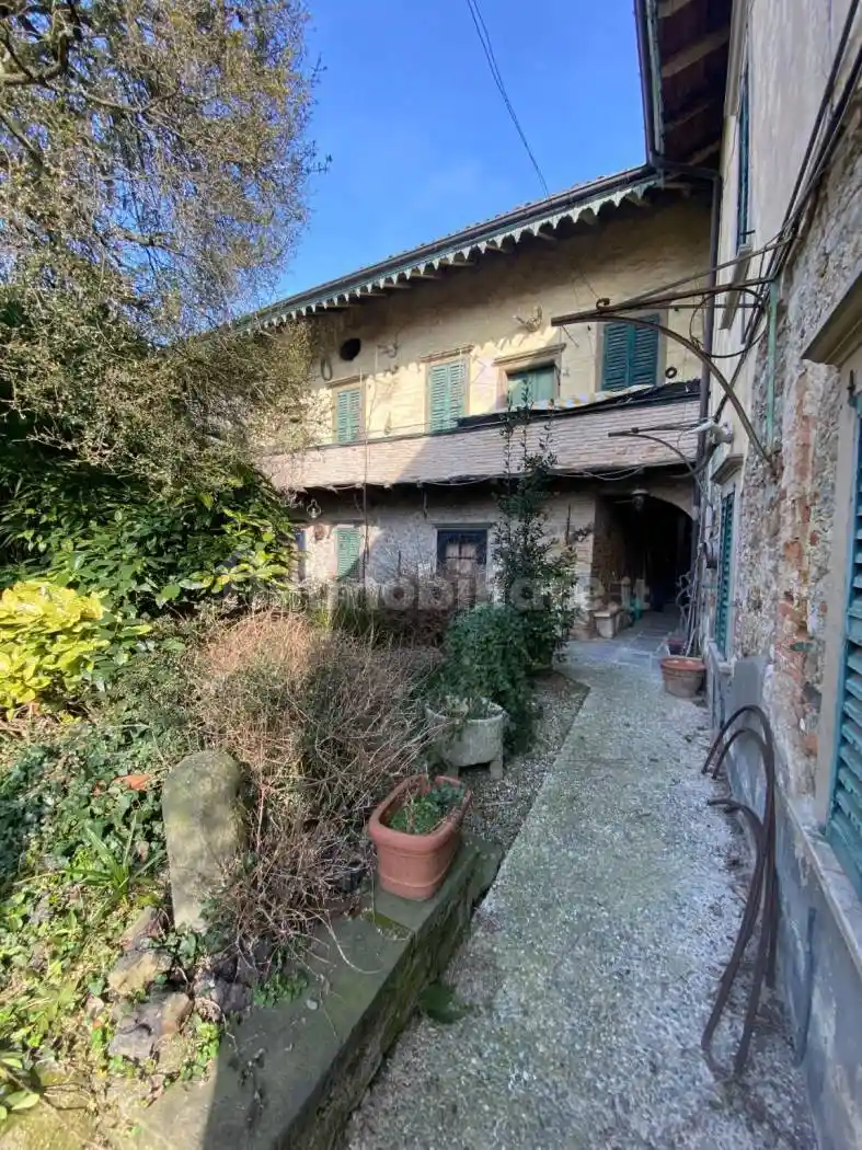 Terratetto plurifamiliare 451 m², Caprino, Caprino Bergamasco - foto 2