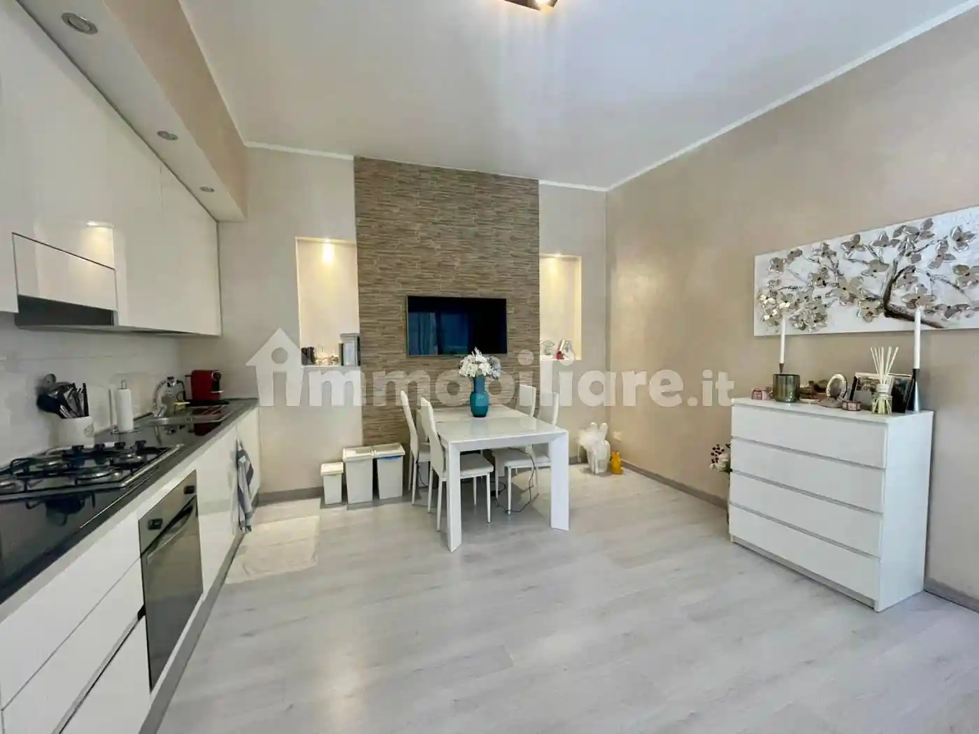 Bilocale piazza 6 Febbraio 12, Sempione, Milano - foto 2