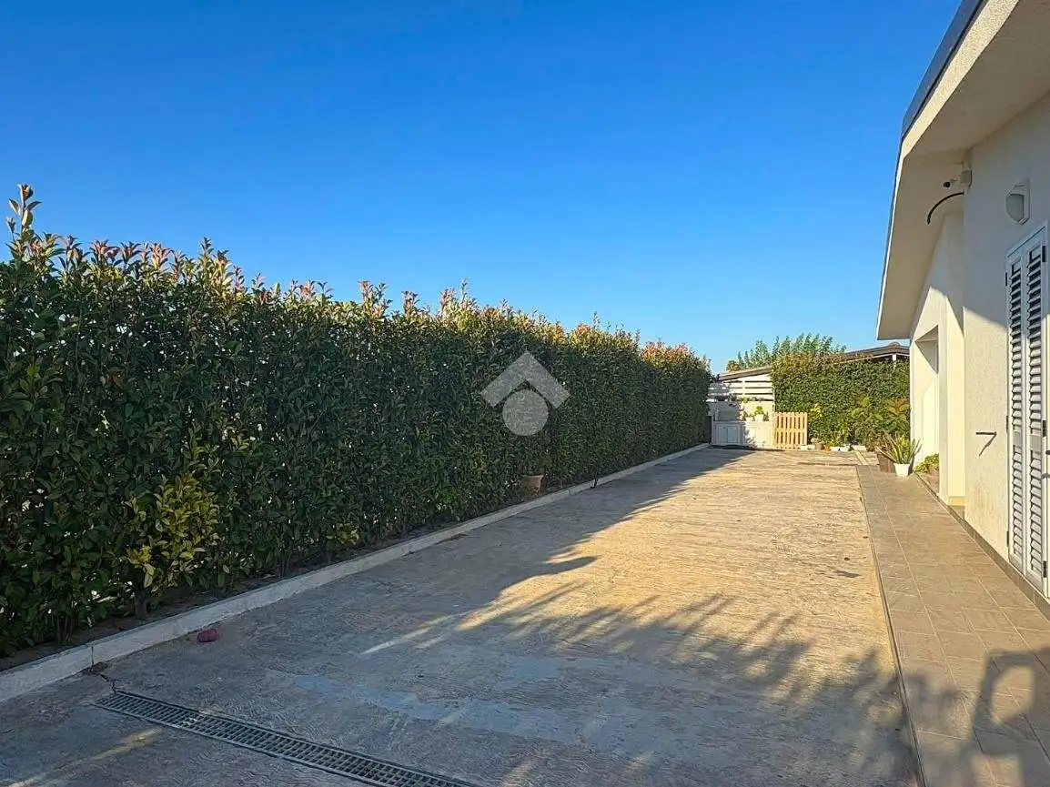 Villa bifamiliare via Argentario, Centro, Botricello - foto 3